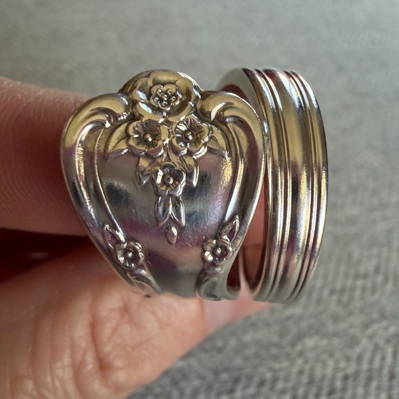 Magnolia Wrap Spoon Ring - Picture 9 of 13